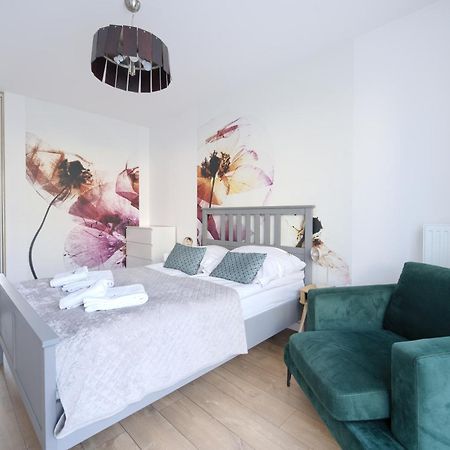 Apartamentyprzymorzu Baltycki Z Miejscem Postojowym I Ogrodkiem Kolobrzeg Luaran gambar
