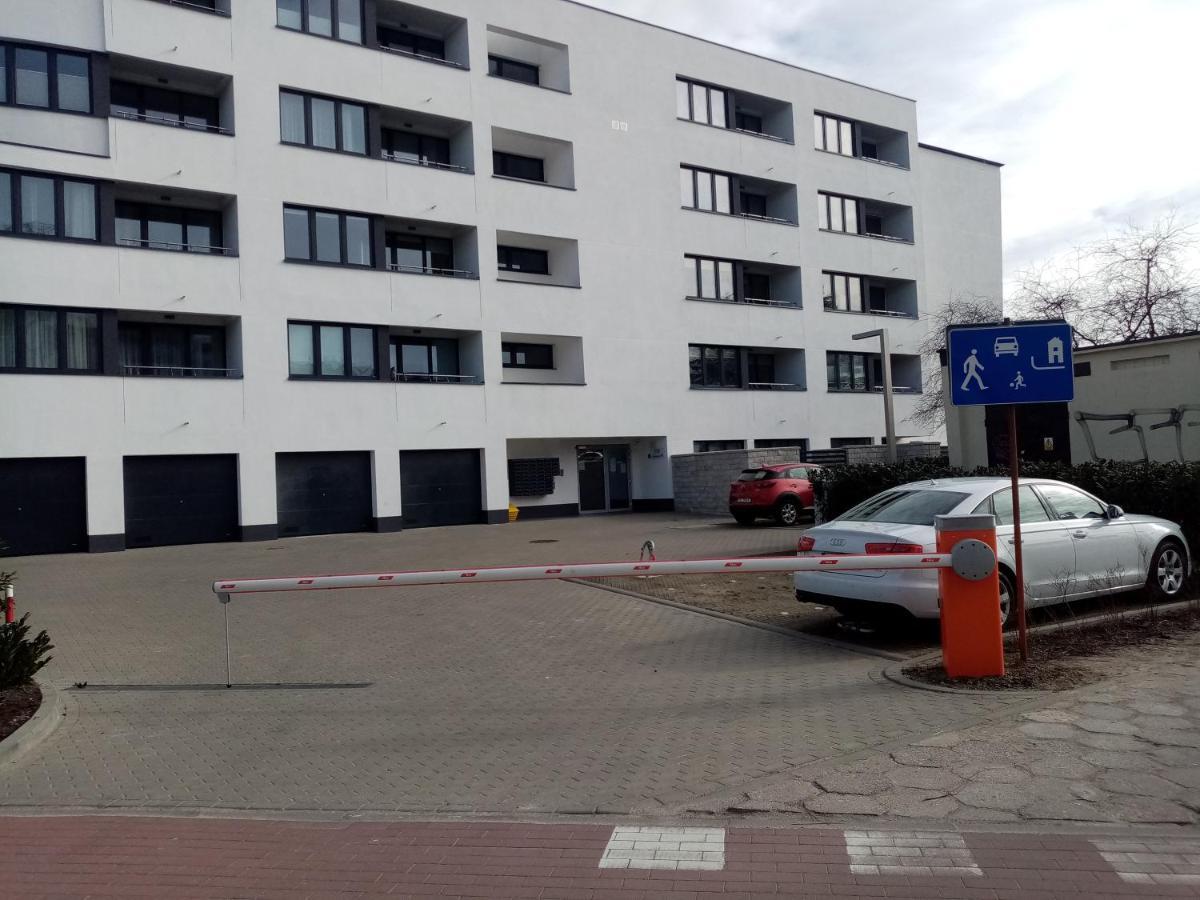 Apartamentyprzymorzu Baltycki Z Miejscem Postojowym I Ogrodkiem Kolobrzeg Luaran gambar