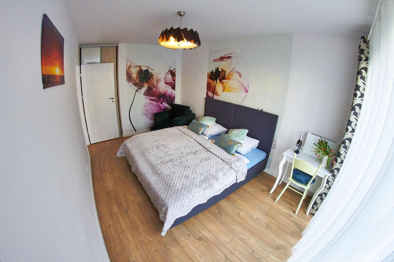 Apartamentyprzymorzu Baltycki Z Miejscem Postojowym I Ogrodkiem Kolobrzeg Luaran gambar