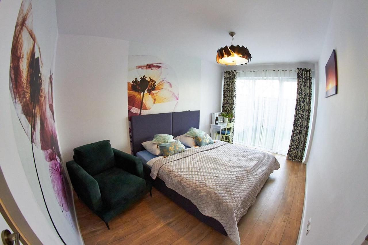 Apartamentyprzymorzu Baltycki Z Miejscem Postojowym I Ogrodkiem Kolobrzeg Luaran gambar