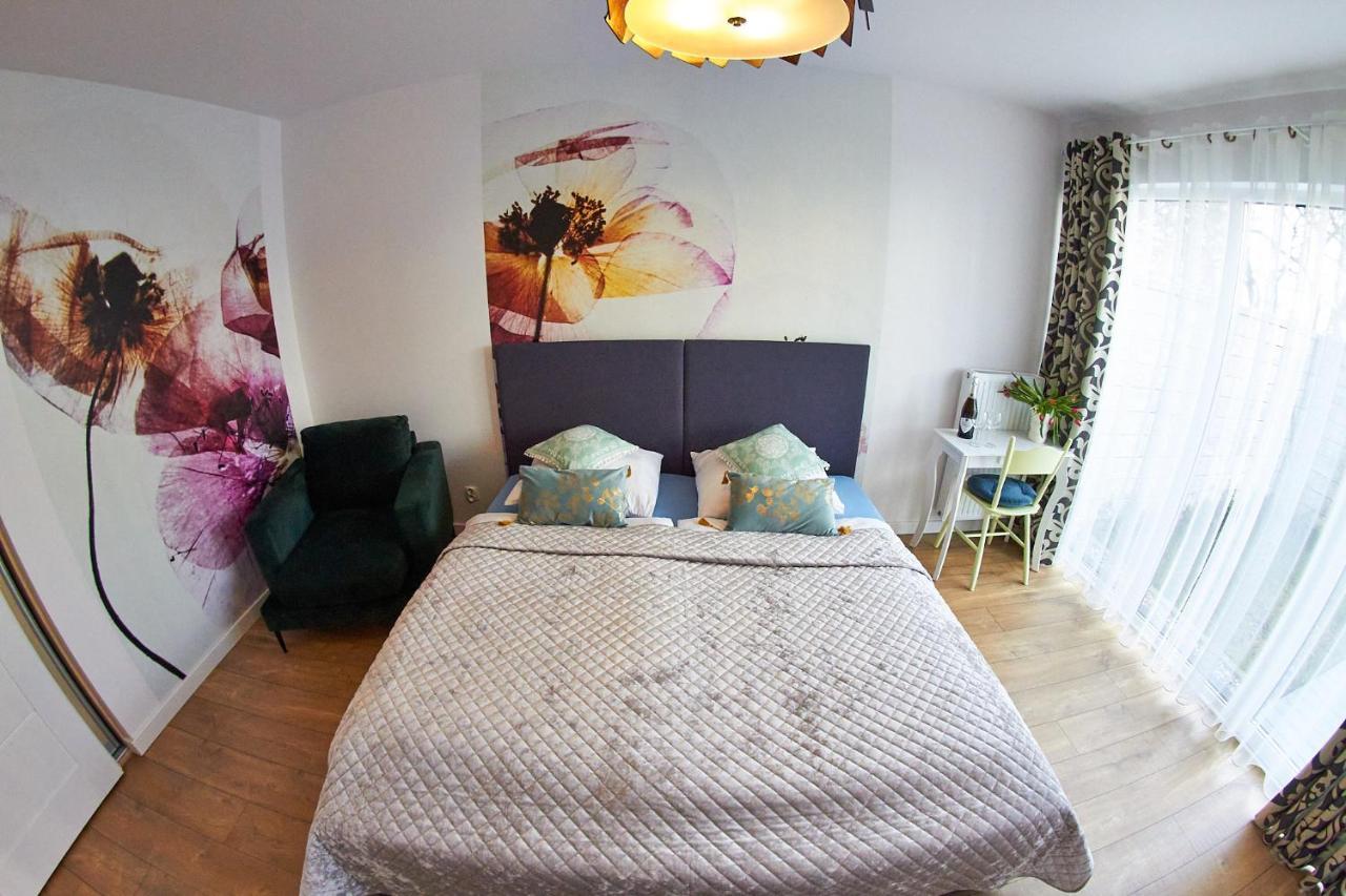 Apartamentyprzymorzu Baltycki Z Miejscem Postojowym I Ogrodkiem Kolobrzeg Luaran gambar