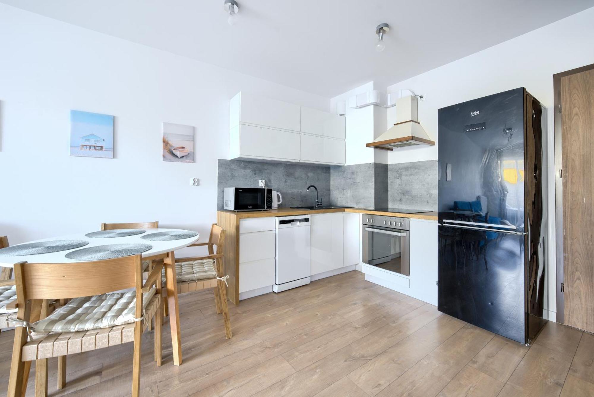 Apartamentyprzymorzu Baltycki Z Miejscem Postojowym I Ogrodkiem Kolobrzeg Luaran gambar